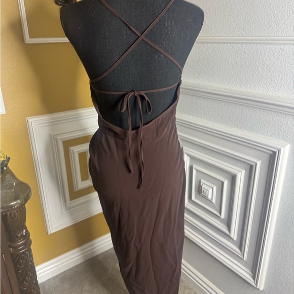 Elegant Brown Dress - Picture 7 of 11